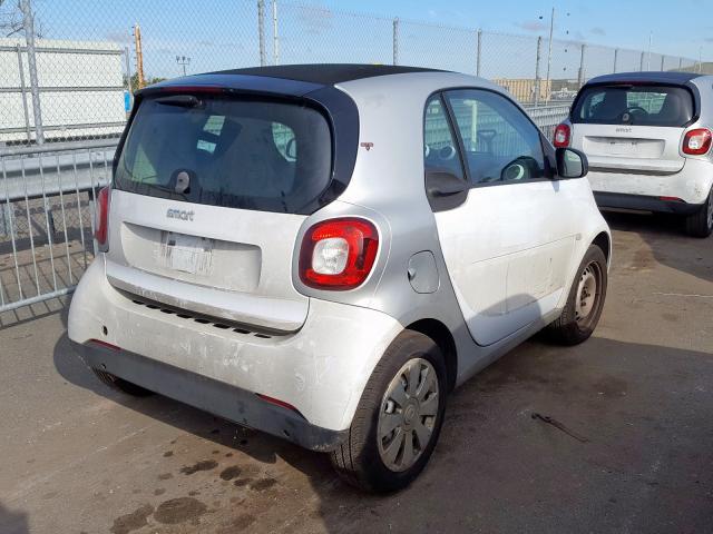 Photo 3 VIN: WMEFJ5DAXHK173307 - SMART FORTWO 