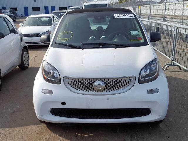 Photo 8 VIN: WMEFJ5DAXHK173307 - SMART FORTWO 