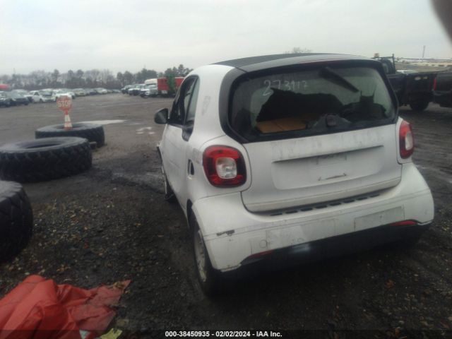 Photo 2 VIN: WMEFJ5DAXHK194609 - SMART FORTWO 