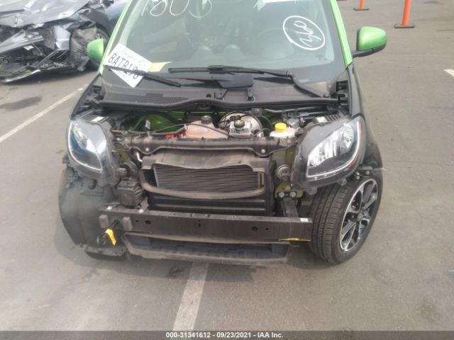 Photo 5 VIN: WMEFJ9BA2HK228567 - SMART FORTWO ELECTRIC DRIVE 