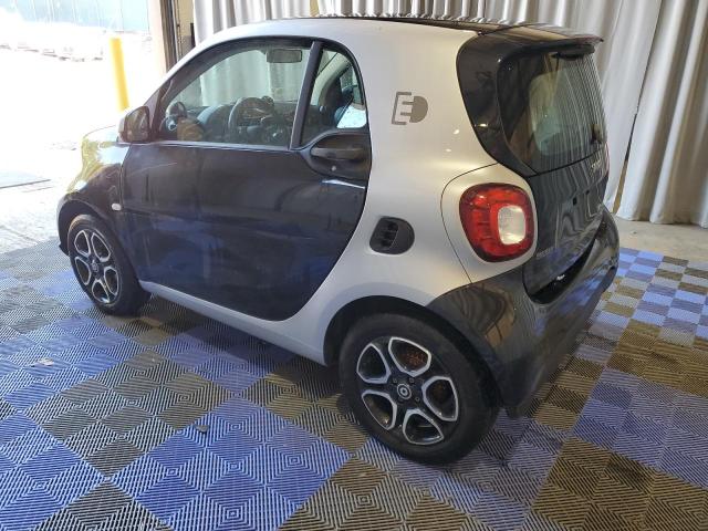 Photo 1 VIN: WMEFJ9BA2HK230187 - SMART FORTWO 