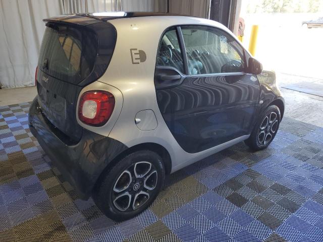 Photo 2 VIN: WMEFJ9BA2HK230187 - SMART FORTWO 