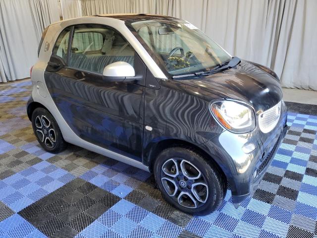 Photo 3 VIN: WMEFJ9BA2HK230187 - SMART FORTWO 