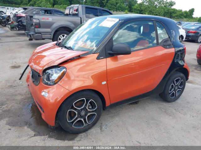 Photo 1 VIN: WMEFJ9BA2JK278942 - SMART FORTWO 