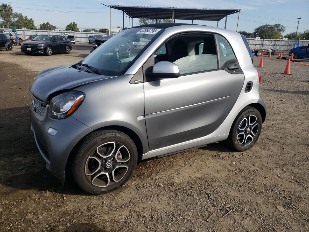 Photo 0 VIN: WMEFJ9BA3JK323113 - SMART FORTWO 