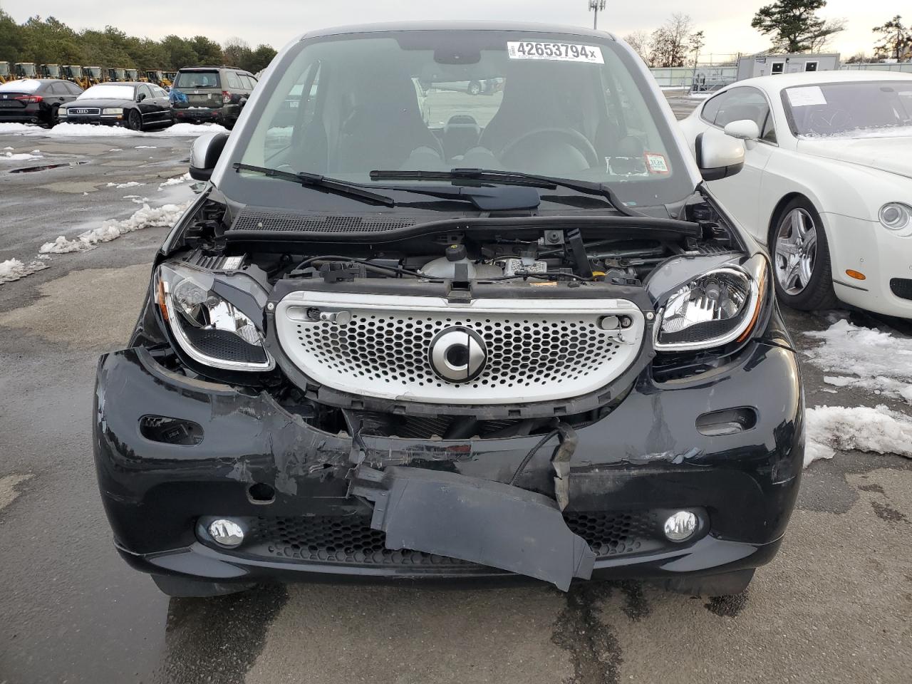 Photo 4 VIN: WMEFJ9BA4JK283737 - SMART FORTWO 