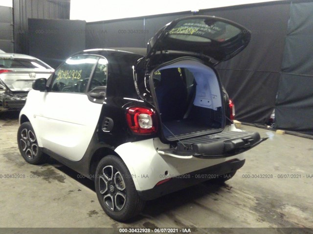 Photo 2 VIN: WMEFJ9BA4JK314016 - SMART FORTWO ELECTRIC DRIVE 