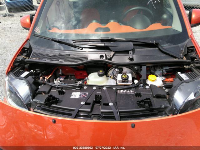 Photo 9 VIN: WMEFJ9BA4JK323511 - SMART FORTWO ELECTRIC DRIVE 