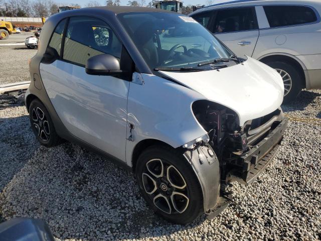 Photo 3 VIN: WMEFJ9BA4KK386190 - SMART FORTWO 