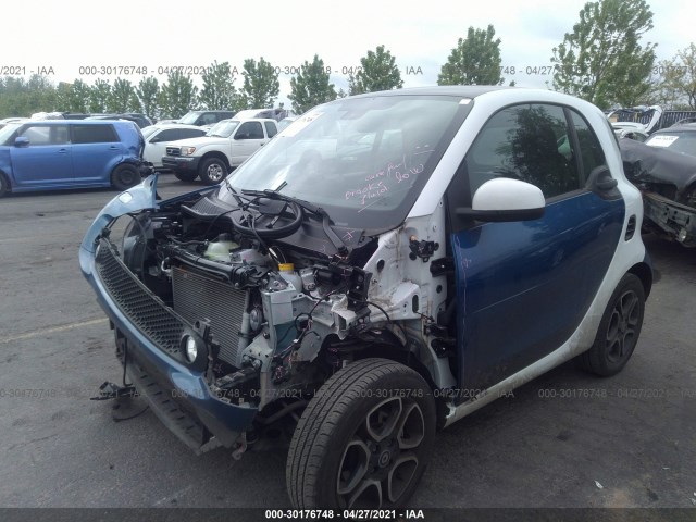 Photo 1 VIN: WMEFJ9BA5JK314400 - SMART FORTWO ELECTRIC DRIVE 