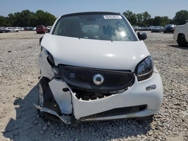 Photo 4 VIN: WMEFJ9BA5JK315174 - SMART FORTWO 