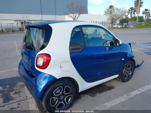 Photo 3 VIN: WMEFJ9BA6JK307018 - SMART FORTWO 