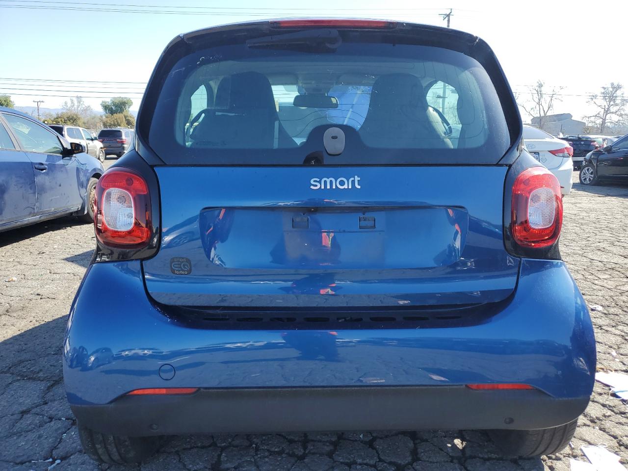 Photo 5 VIN: WMEFJ9BA6JK308010 - SMART FORTWO 