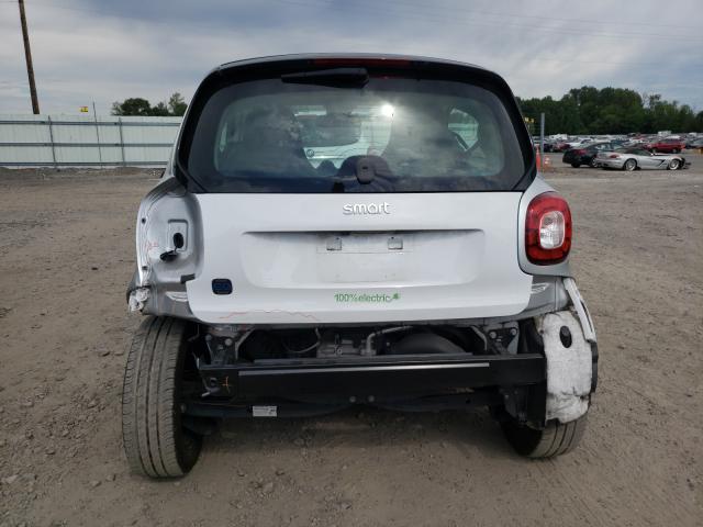 Photo 5 VIN: WMEFJ9BA6JK314843 - SMART FORTWO 