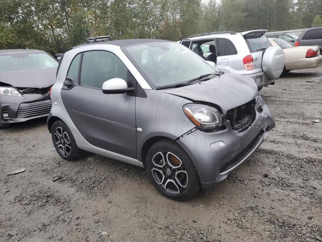 Photo 3 VIN: WMEFJ9BA7JK317380 - SMART FORTWO 