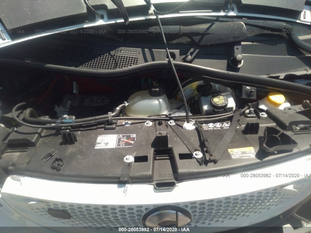 Photo 9 VIN: WMEFJ9BA7JK328847 - SMART FORTWO ELECTRIC DRIVE 