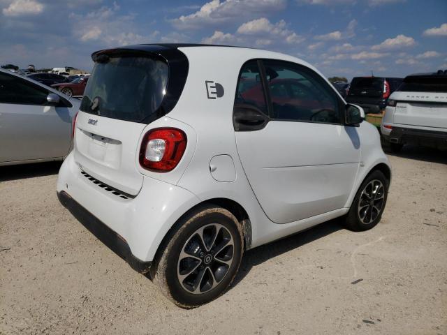 Photo 2 VIN: WMEFJ9BA8HK229920 - SMART FORTWO 