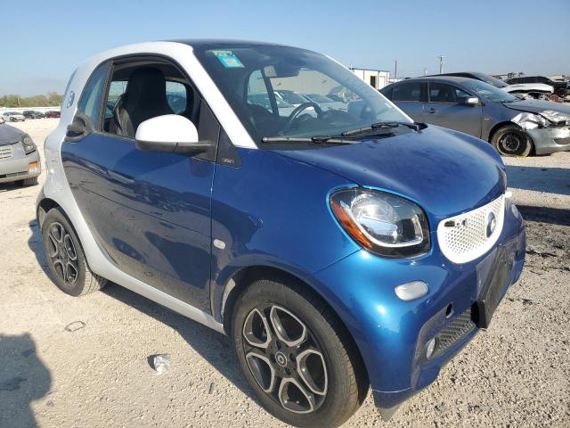 Photo 3 VIN: WMEFJ9BA9HK230297 - SMART FORTWO 