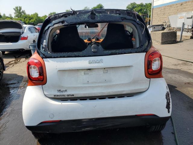 Photo 5 VIN: WMEFJ9BAXJK280745 - SMART FORTWO 