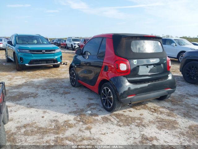 Photo 2 VIN: WMEFK5DAXHK137100 - SMART FORTWO 