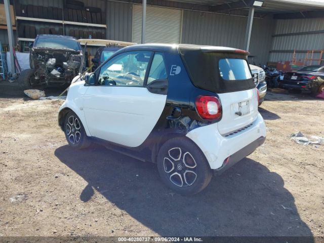 Photo 2 VIN: WMEFK9BA2HK233457 - SMART FORTWO 