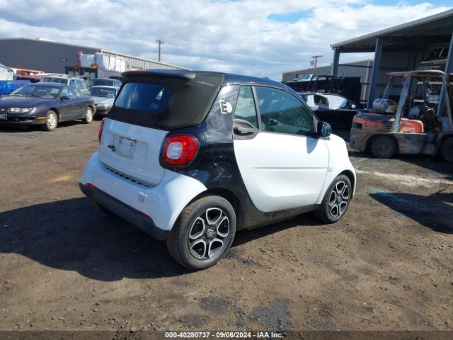 Photo 3 VIN: WMEFK9BA2HK233457 - SMART FORTWO 