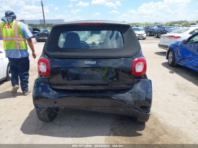 Photo 5 VIN: WMEFK9BA4HK227157 - SMART FORTWO 