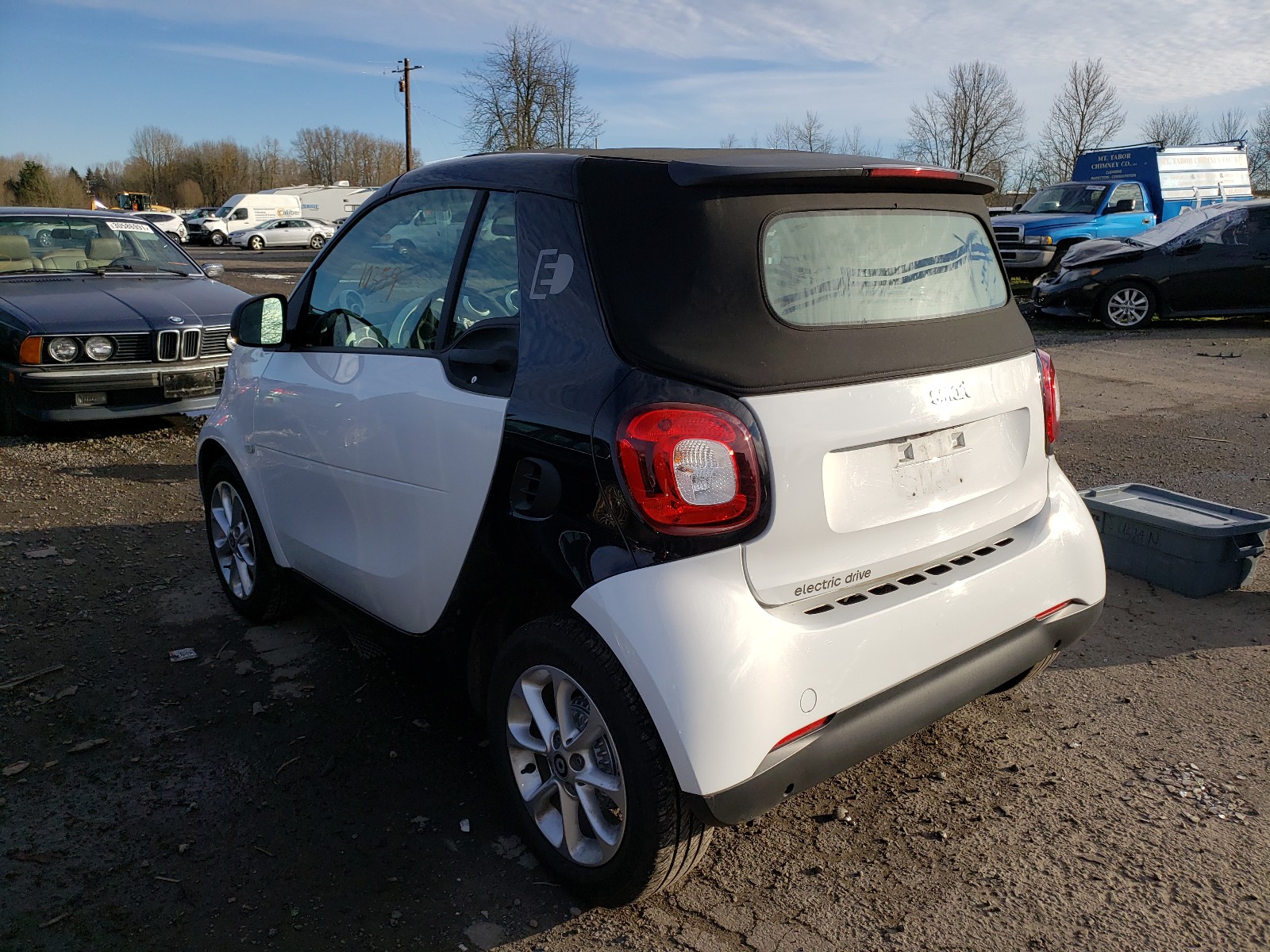 Photo 2 VIN: WMEFK9BAXJK267720 - SMART EQ FORTWO 