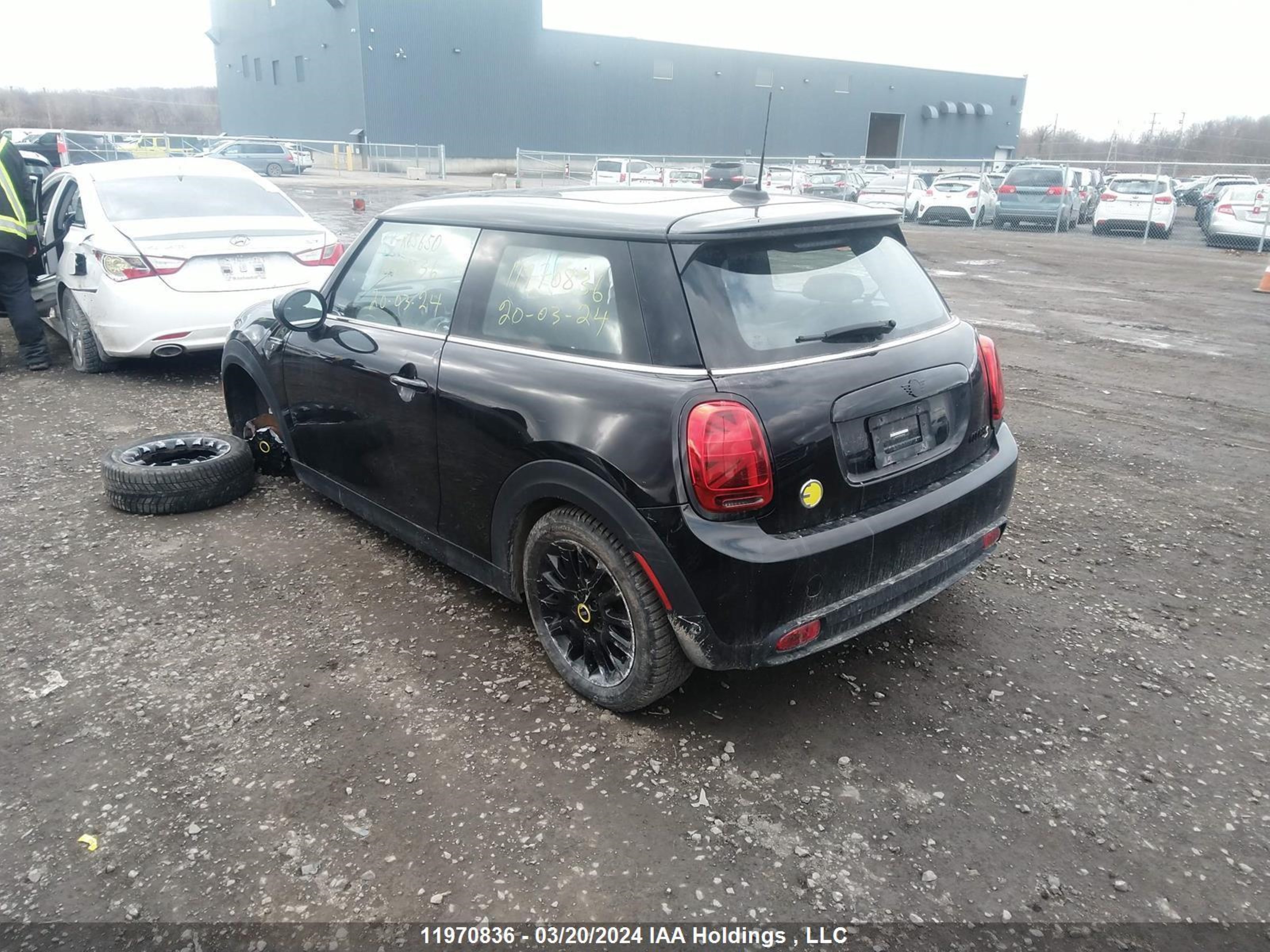 Photo 2 VIN: WMW13DJ04N2R65650 - MINI COOPER 