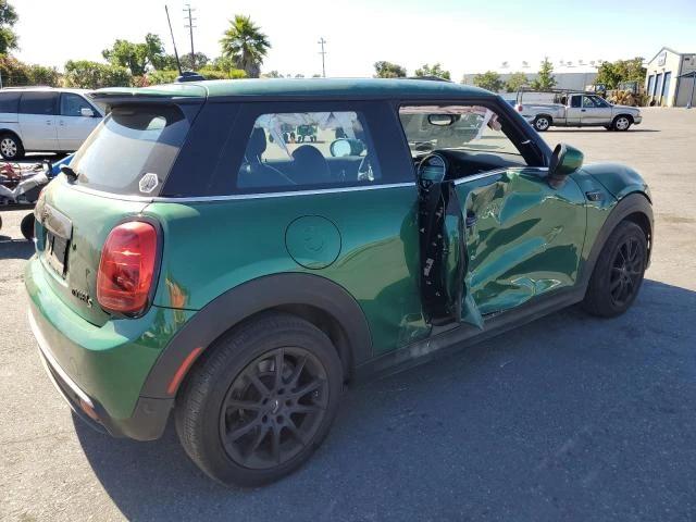 Photo 2 VIN: WMW13DJ07N2P95946 - MINI COOPER SE 