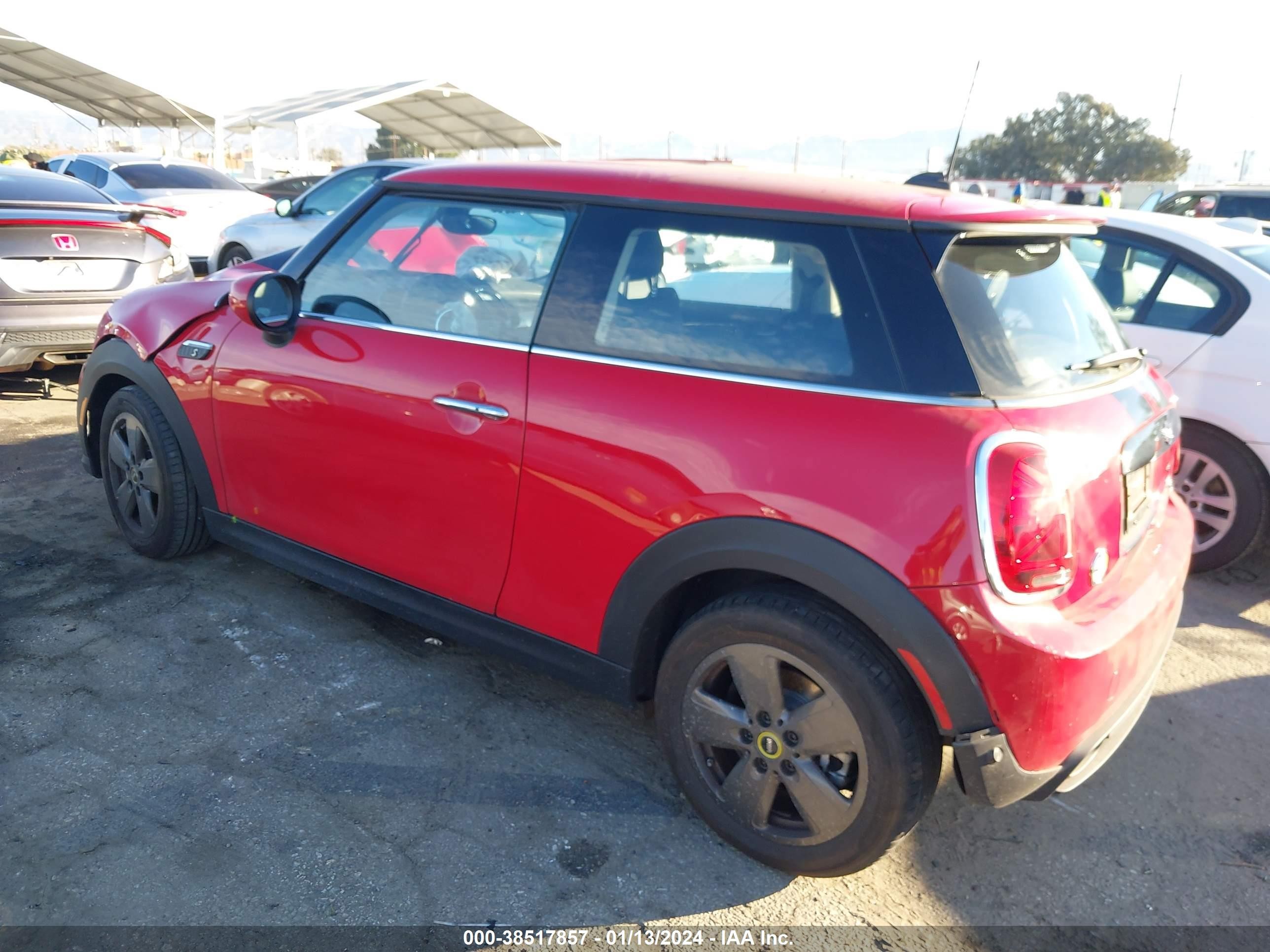 Photo 2 VIN: WMW13DJ09R2U54201 - MINI COOPER 