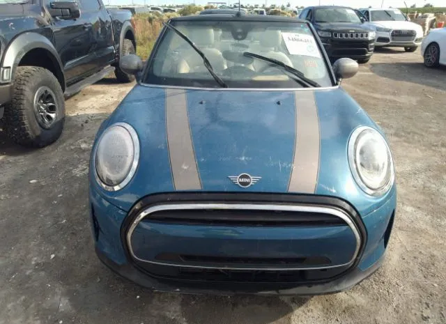 Photo 5 VIN: WMW23DL0XN3N80122 - MINI CONVERTIBLE 