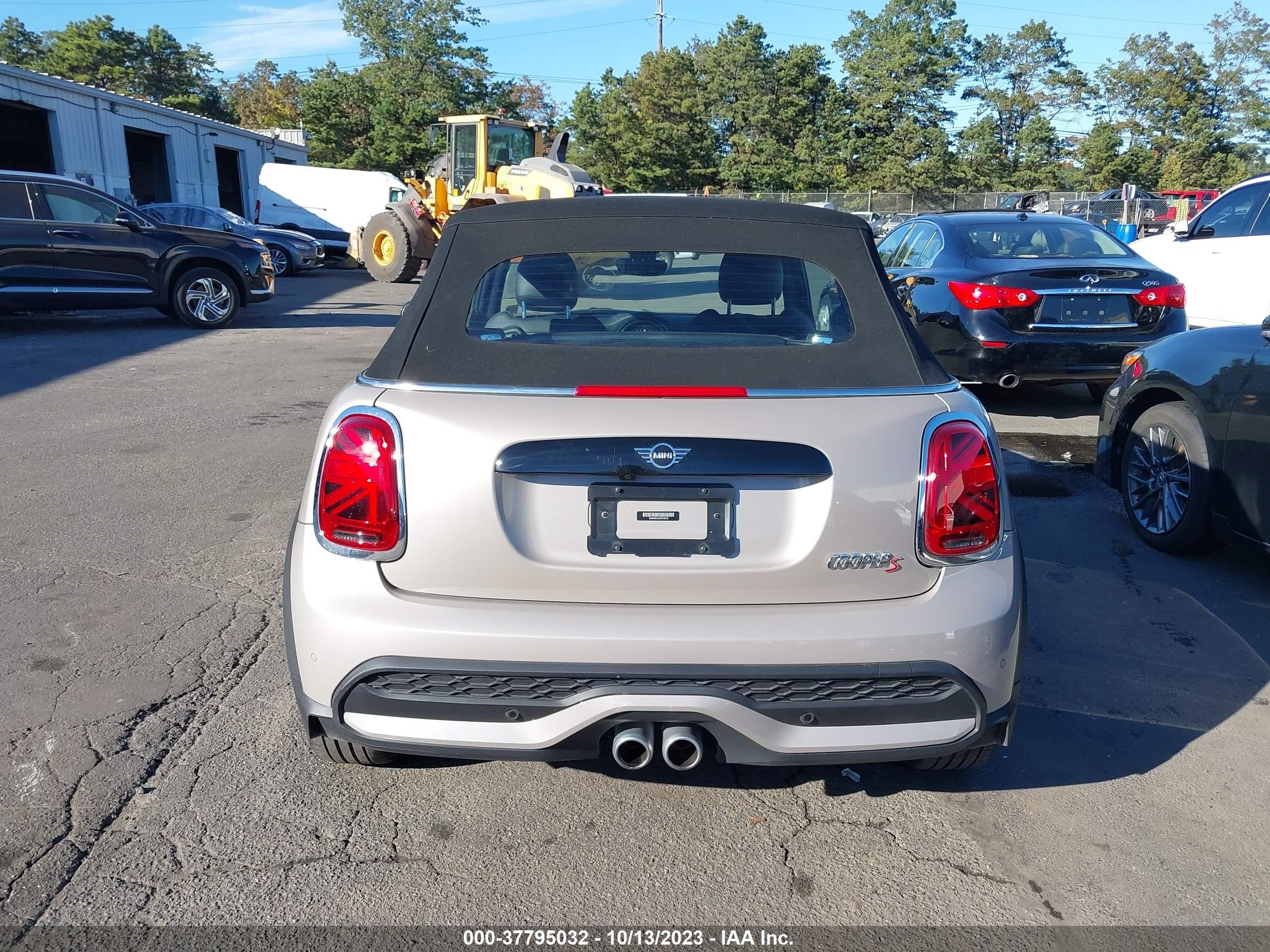 Photo 15 VIN: WMW43DL0XN3N46139 - MINI CONVERTIBLE 