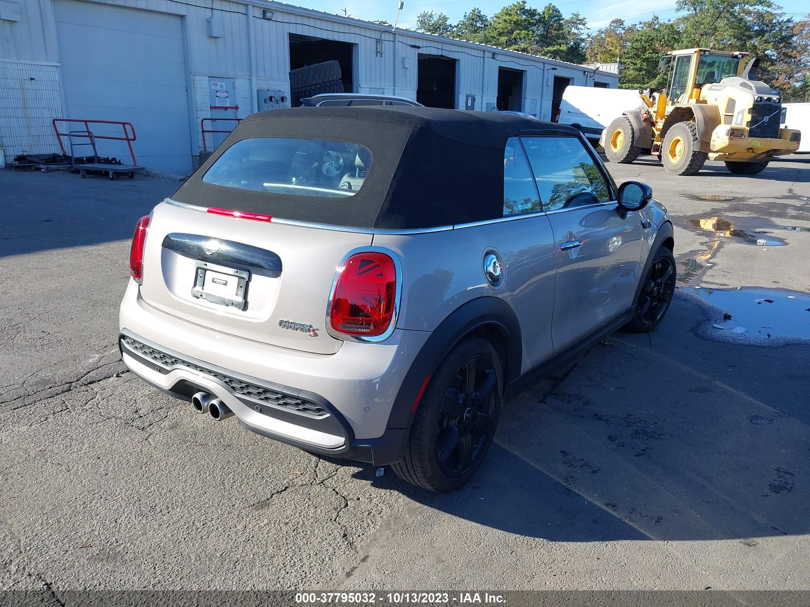 Photo 3 VIN: WMW43DL0XN3N46139 - MINI CONVERTIBLE 