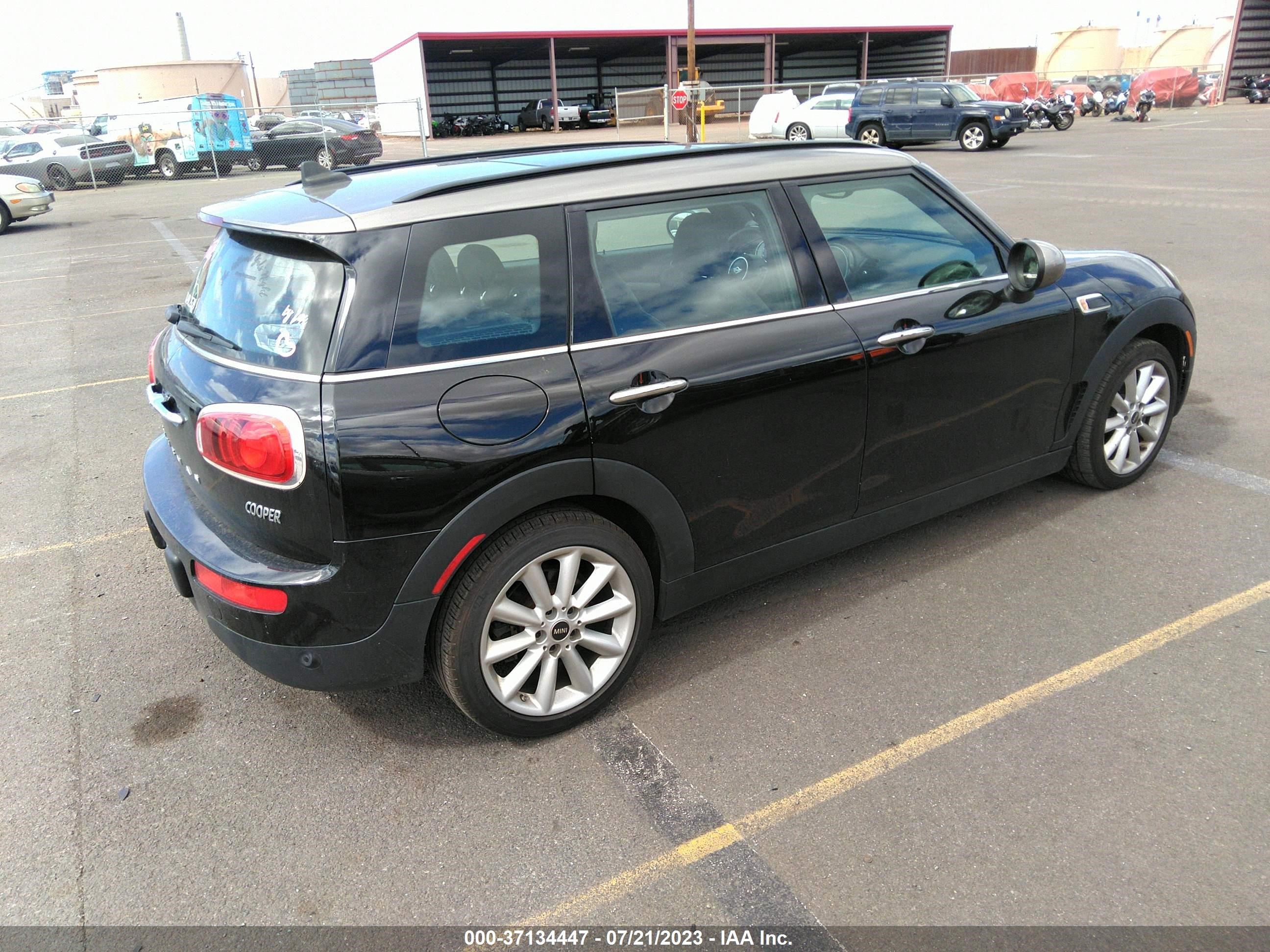 Photo 3 VIN: WMWLN5C58G2E07047 - MINI CLUBMAN 