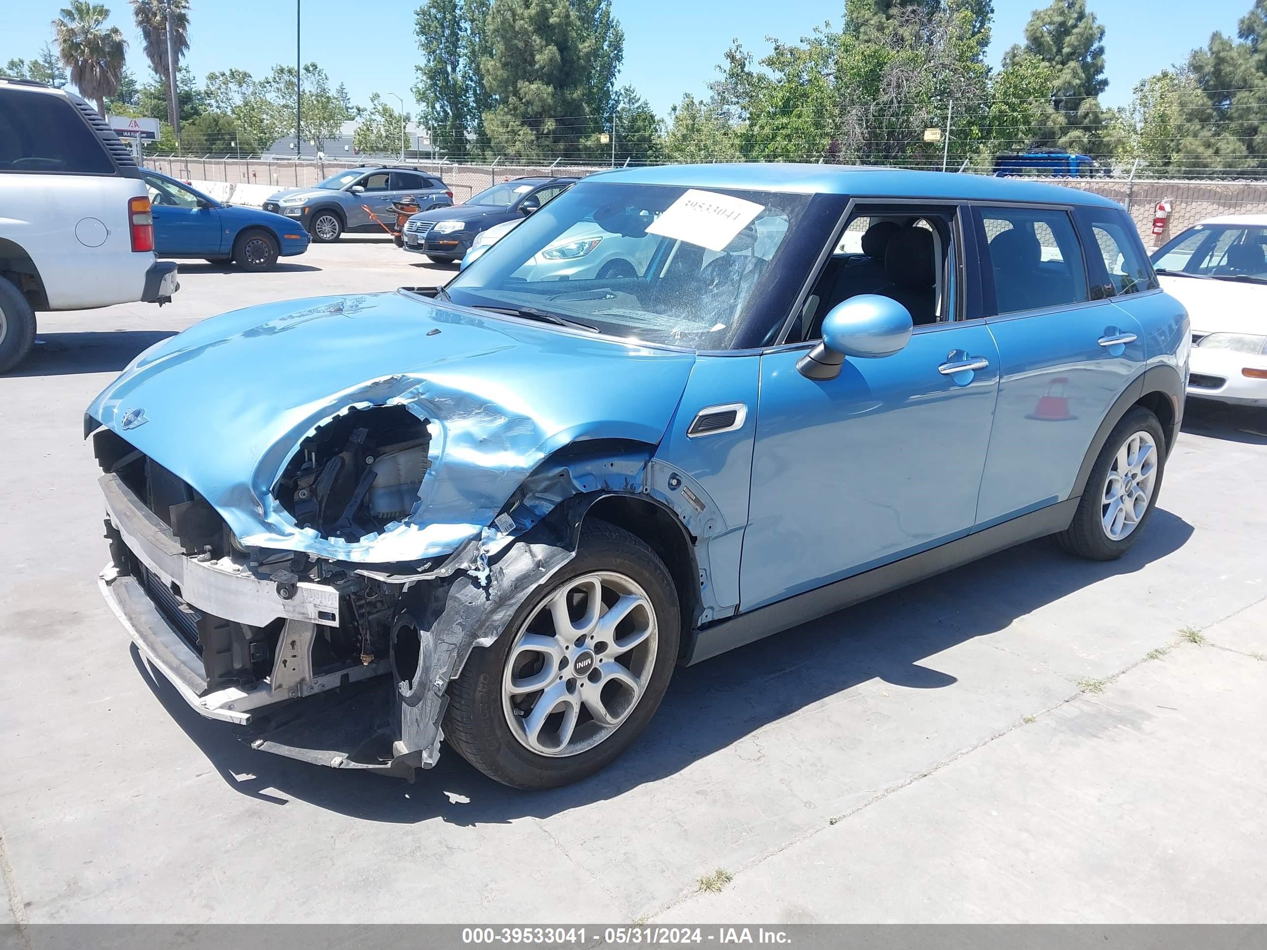 Photo 1 VIN: WMWLN5C58G2E31462 - MINI CLUBMAN 