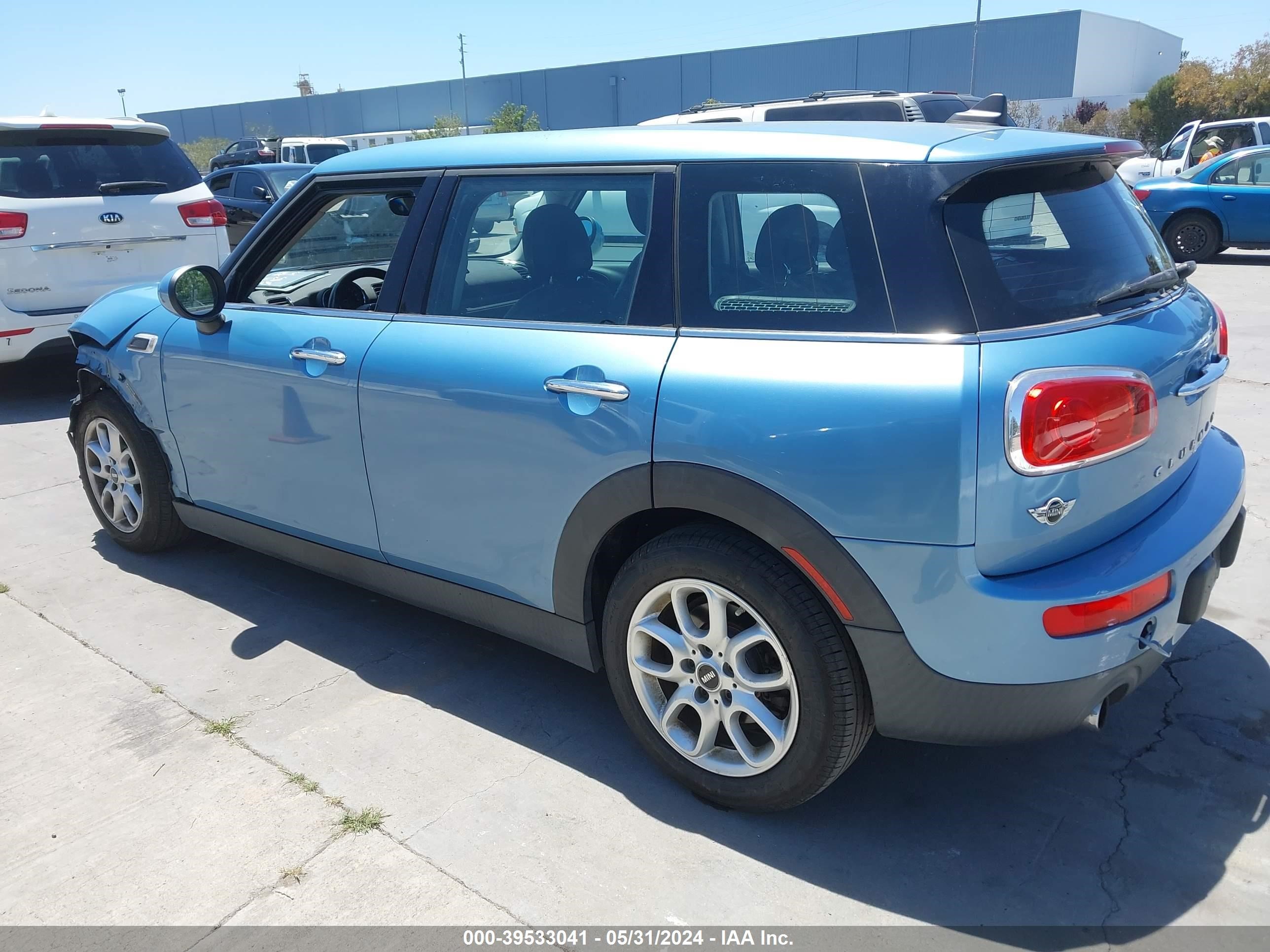 Photo 2 VIN: WMWLN5C58G2E31462 - MINI CLUBMAN 