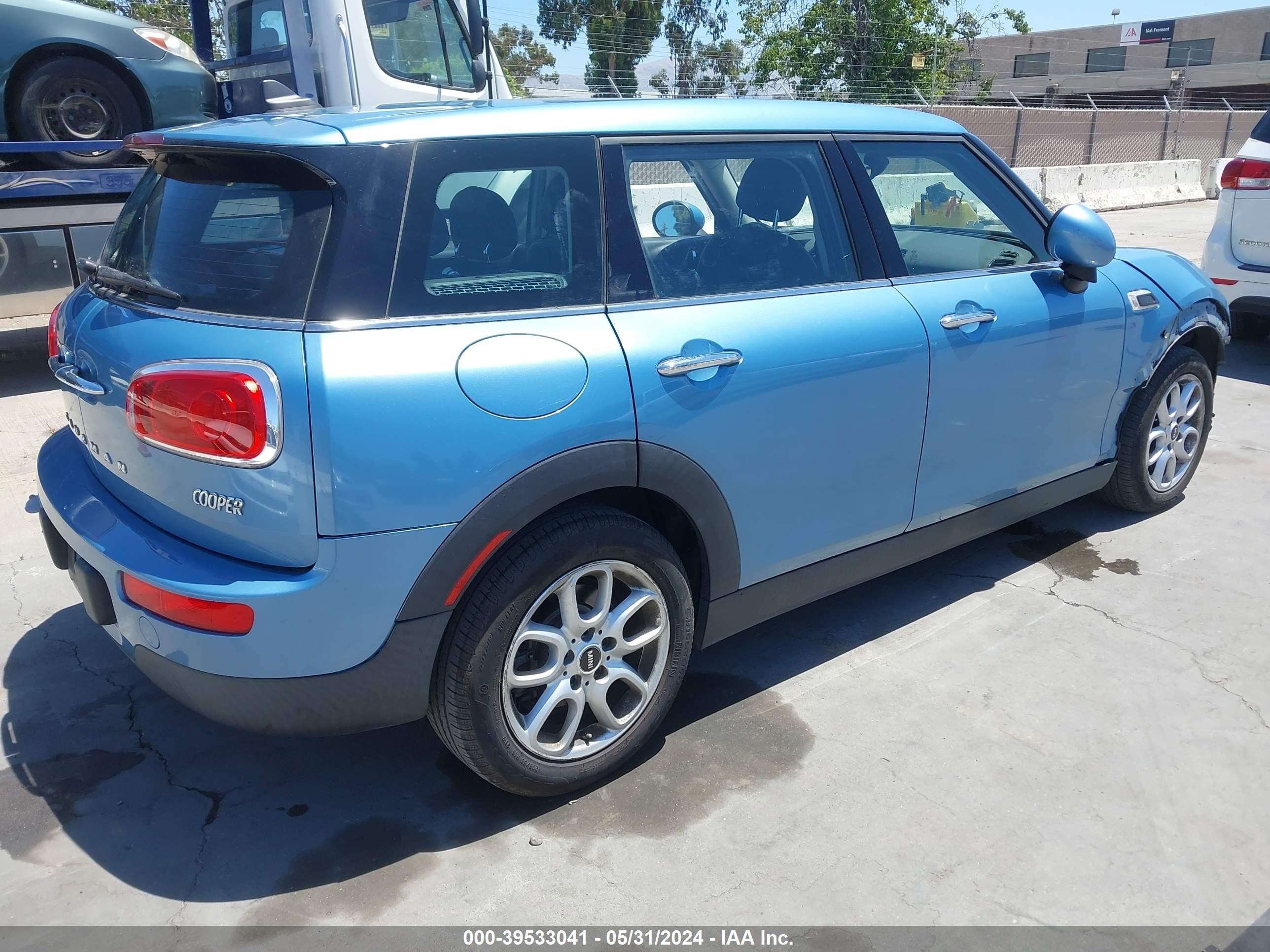 Photo 3 VIN: WMWLN5C58G2E31462 - MINI CLUBMAN 