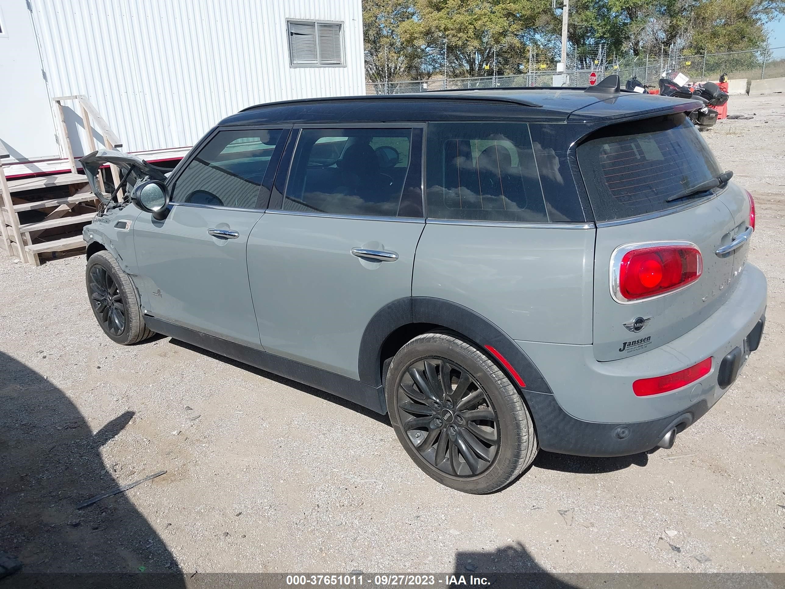 Photo 2 VIN: WMWLU1C55H2F28079 - MINI CLUBMAN 