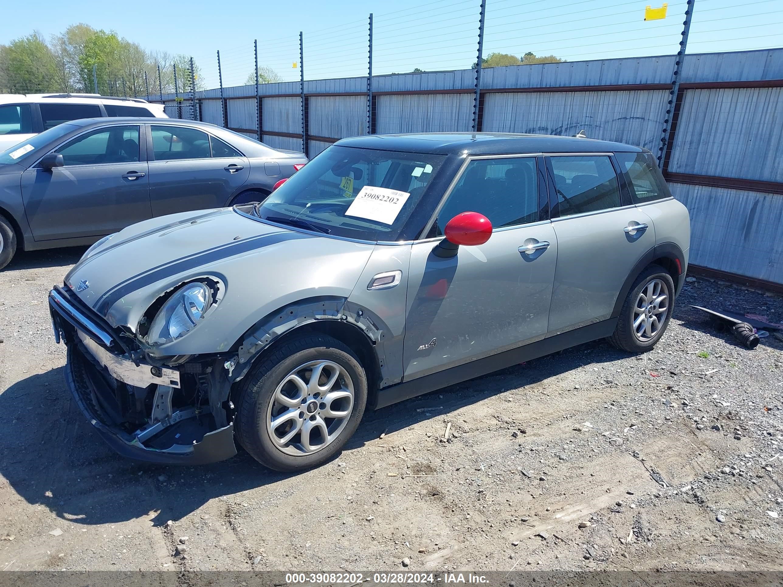 Photo 1 VIN: WMWLU1C55K2F29630 - MINI CLUBMAN 