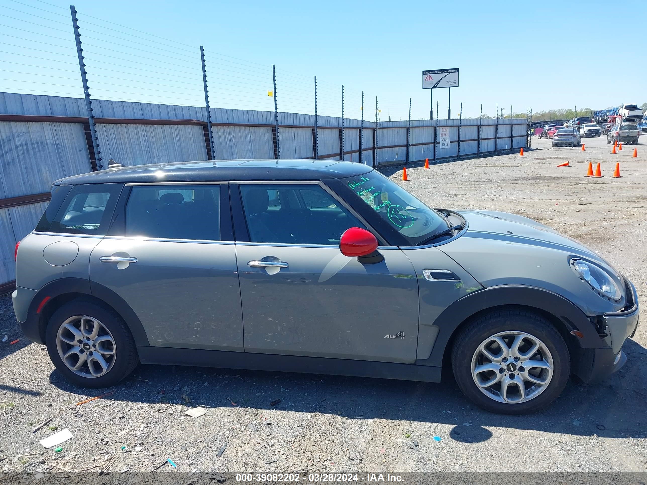 Photo 12 VIN: WMWLU1C55K2F29630 - MINI CLUBMAN 