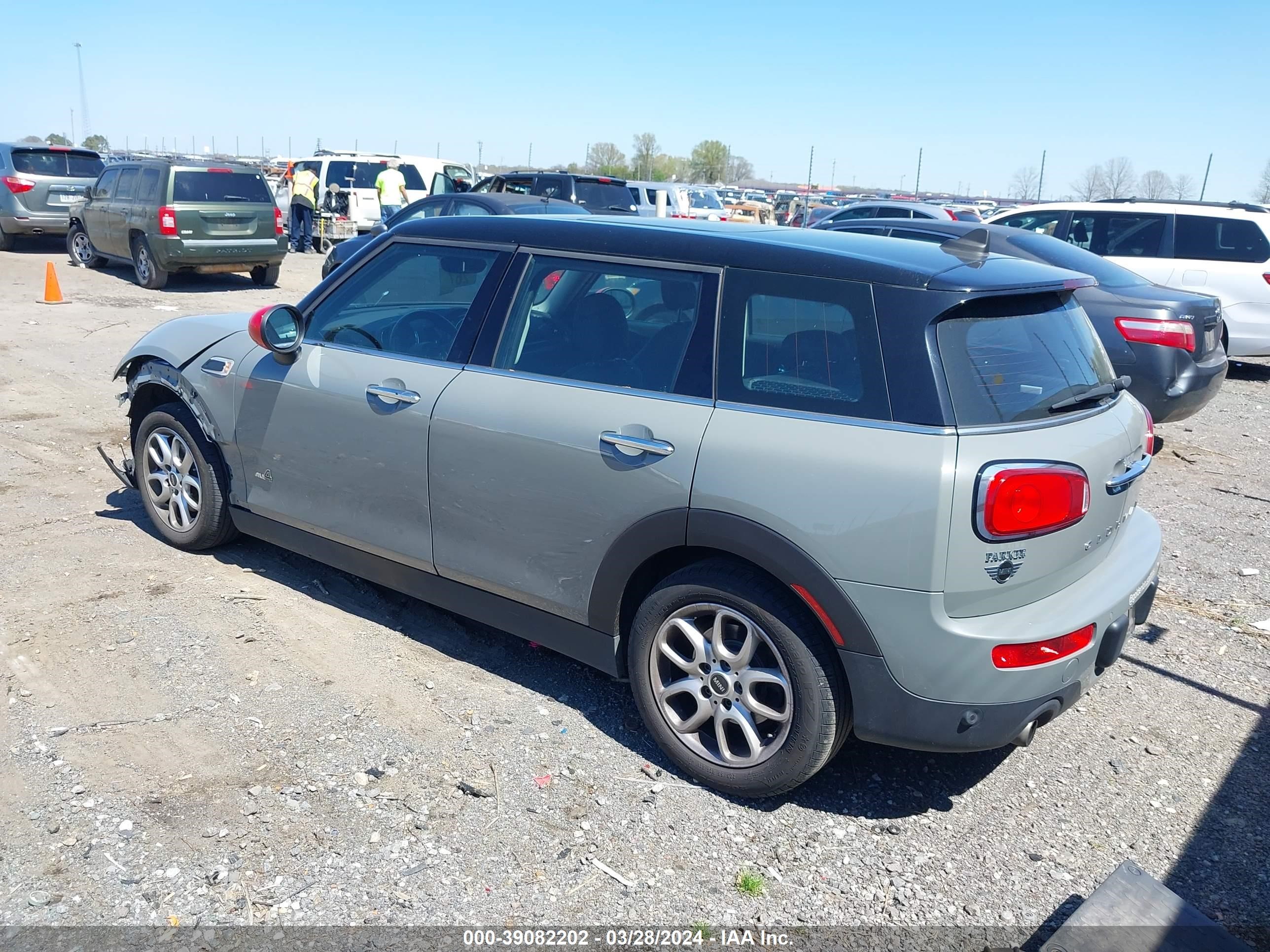 Photo 2 VIN: WMWLU1C55K2F29630 - MINI CLUBMAN 