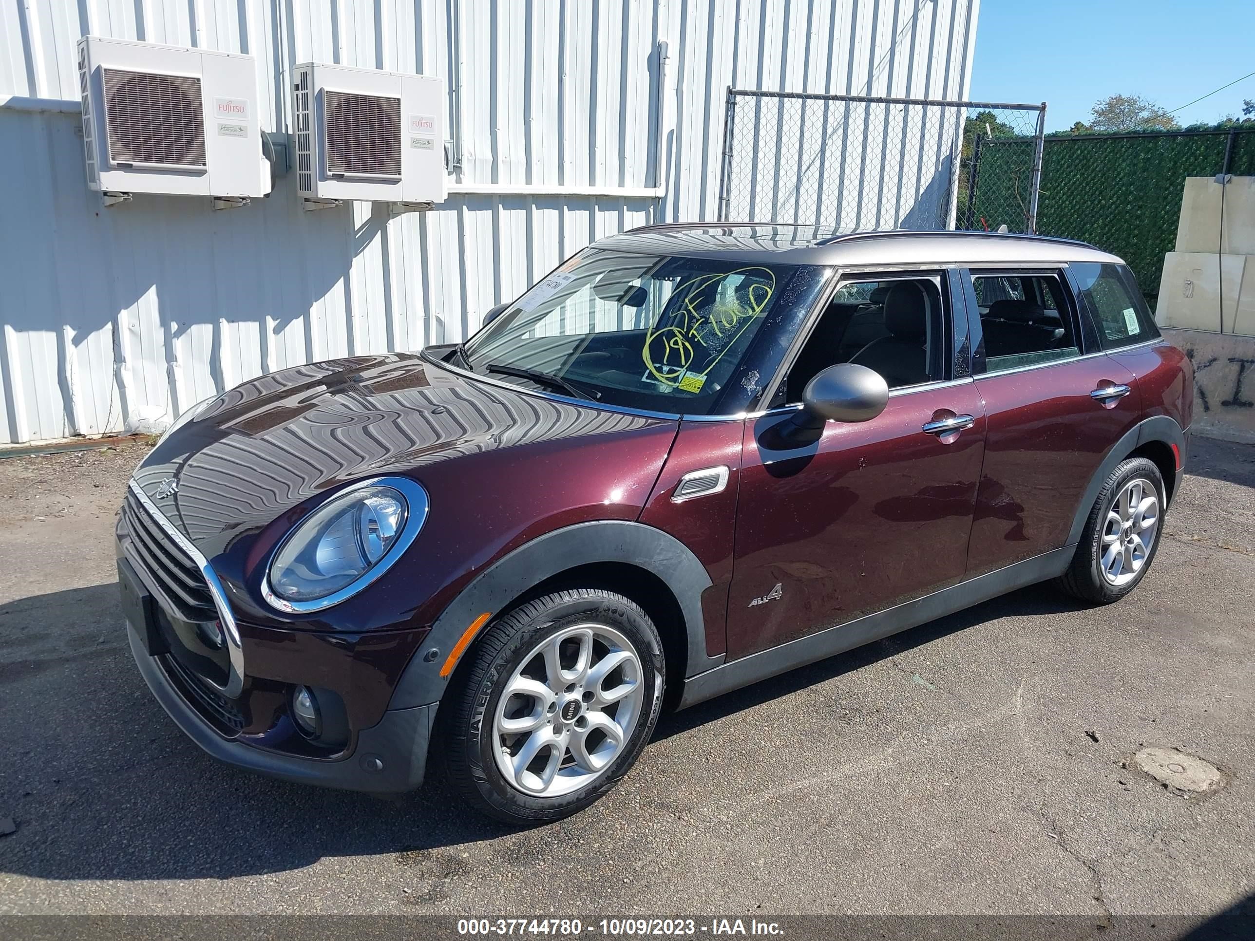 Photo 1 VIN: WMWLU1C57K2F29788 - MINI CLUBMAN 