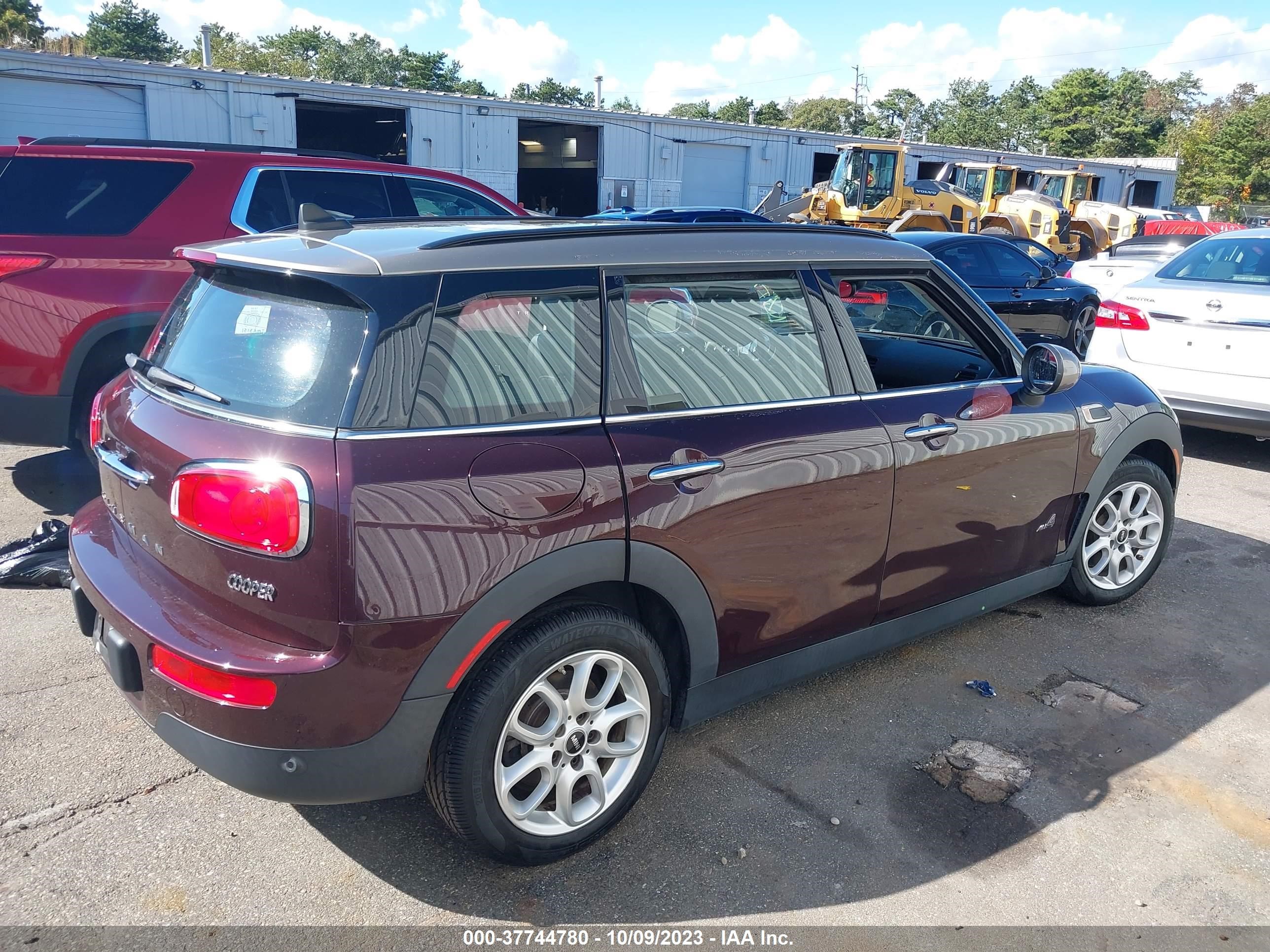 Photo 3 VIN: WMWLU1C57K2F29788 - MINI CLUBMAN 