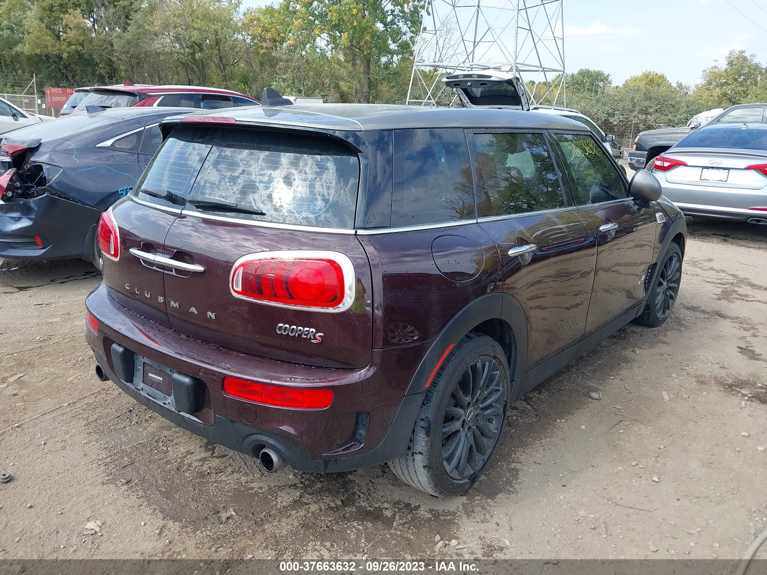 Photo 3 VIN: WMWLU5C32H2E83771 - MINI CLUBMAN 