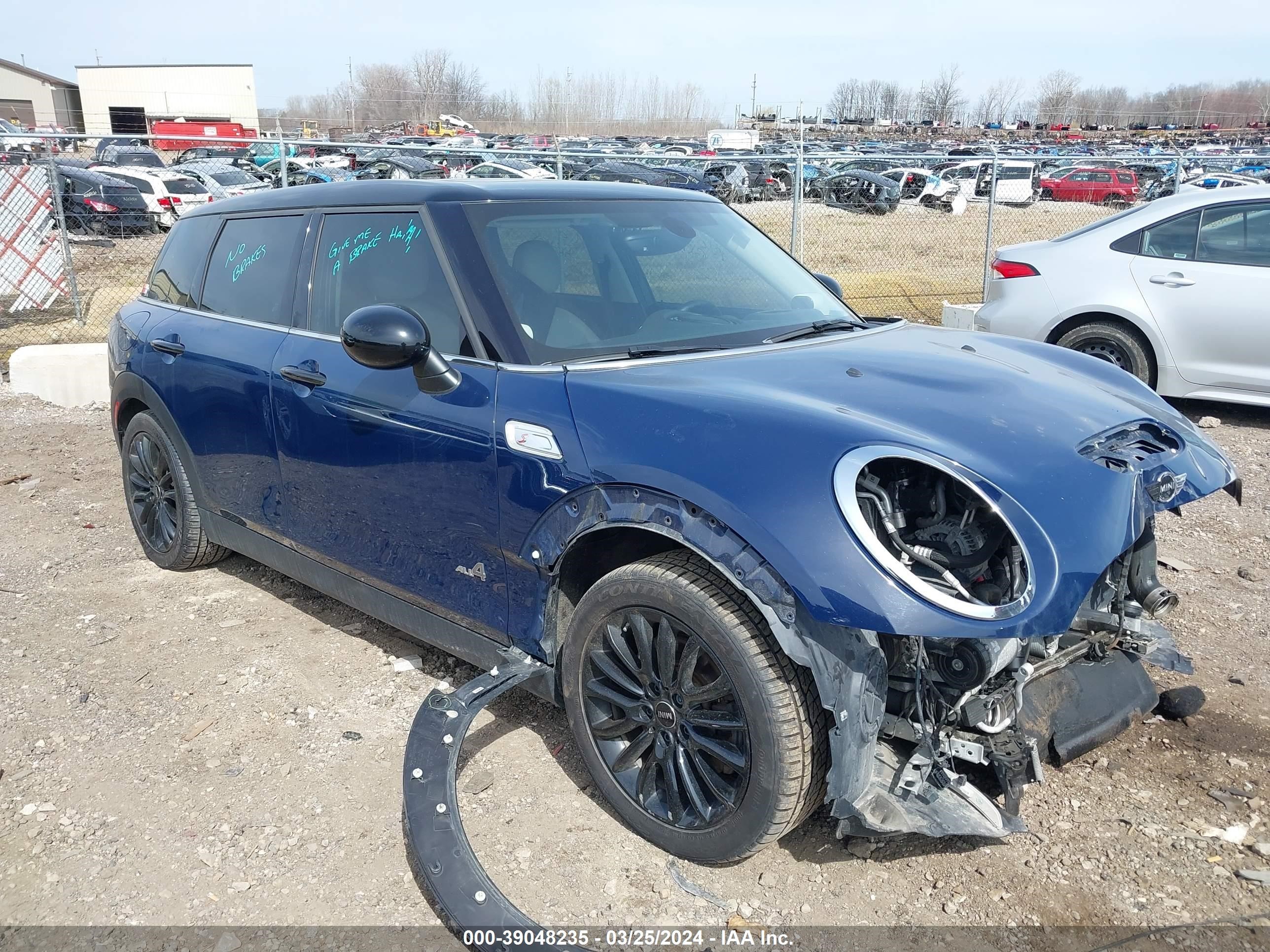 Photo 0 VIN: WMWLU5C3XH2E84084 - MINI CLUBMAN 