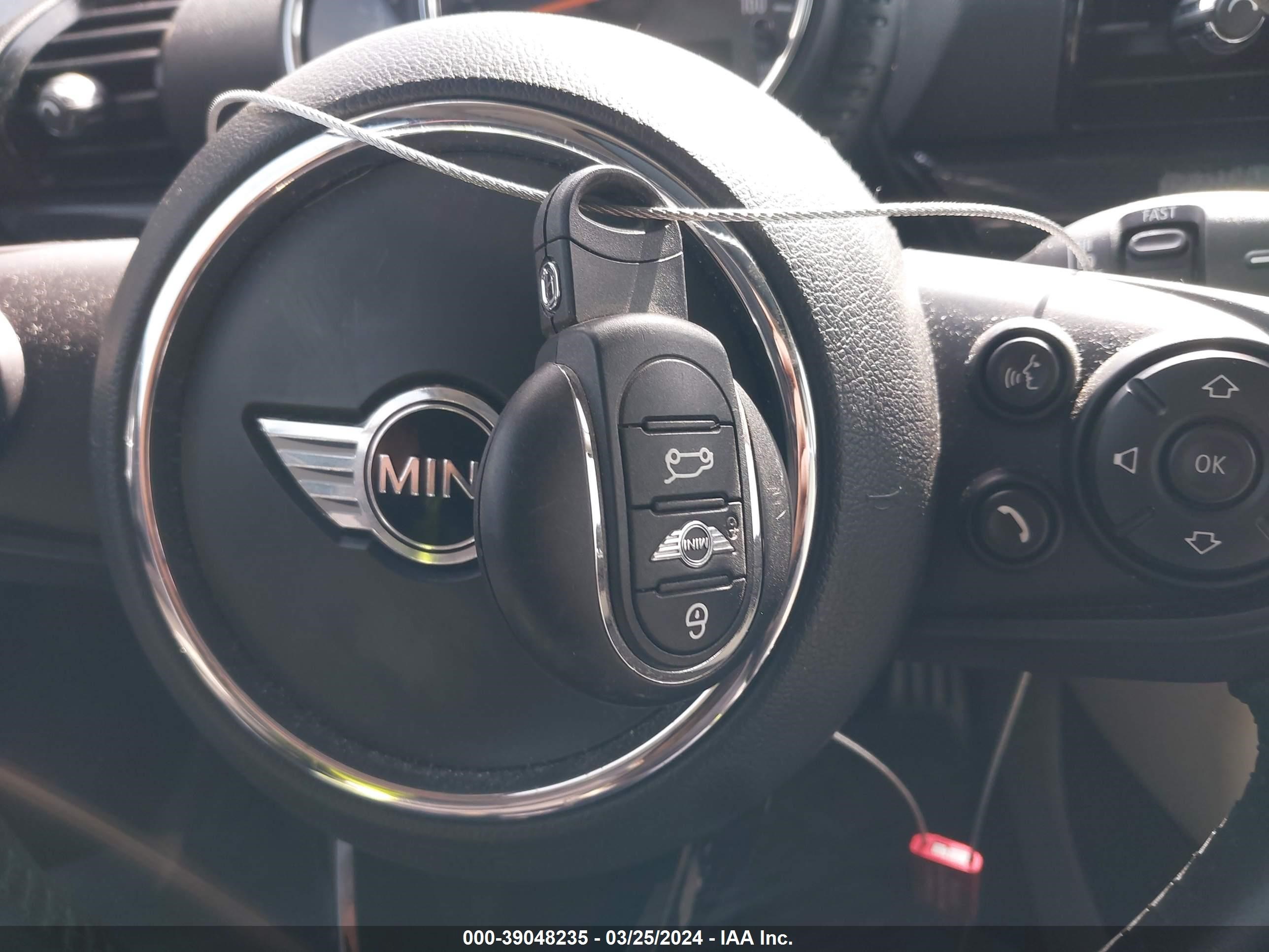 Photo 10 VIN: WMWLU5C3XH2E84084 - MINI CLUBMAN 