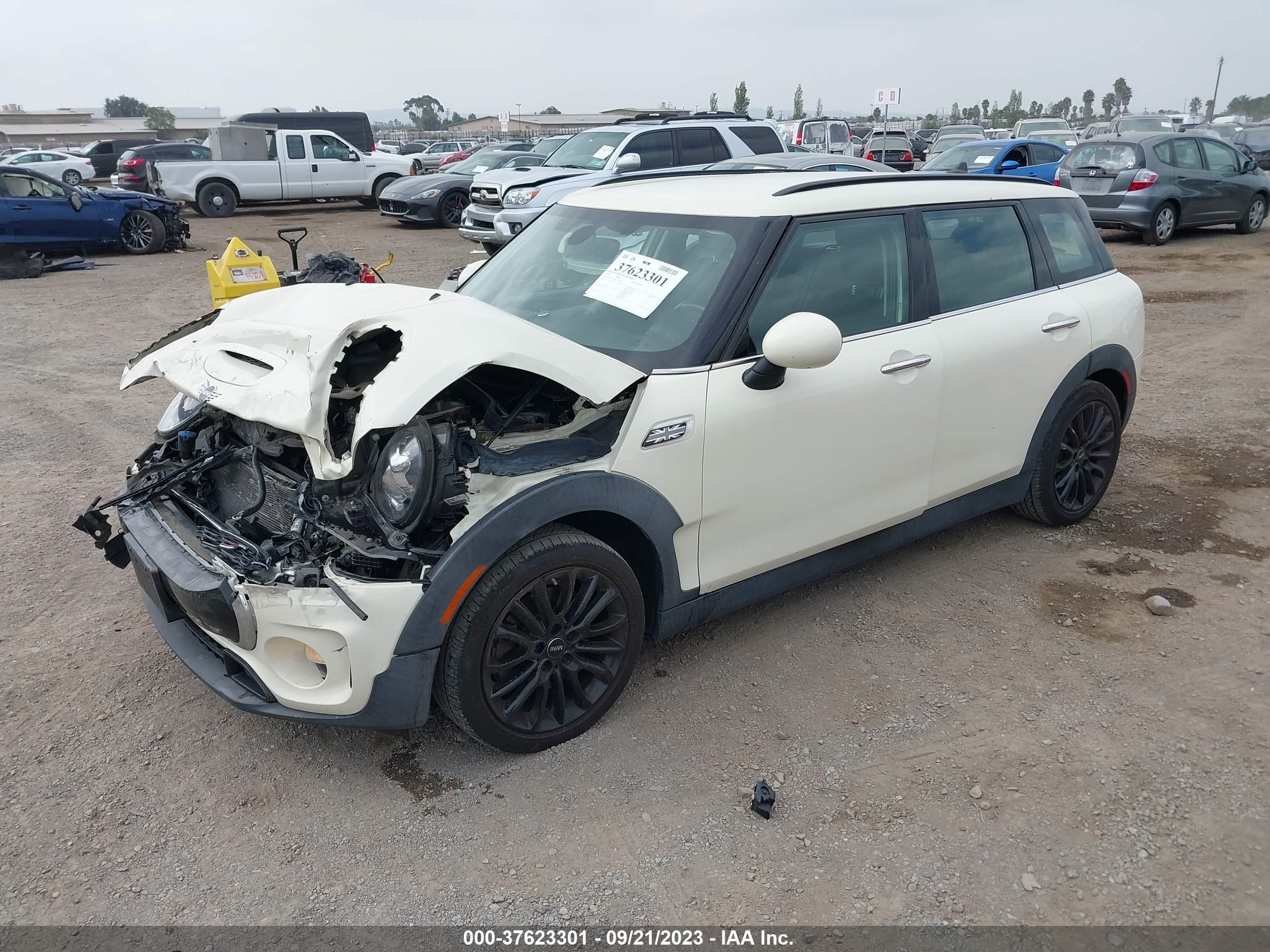 Photo 1 VIN: WMWLU5C52K2G04596 - MINI CLUBMAN 