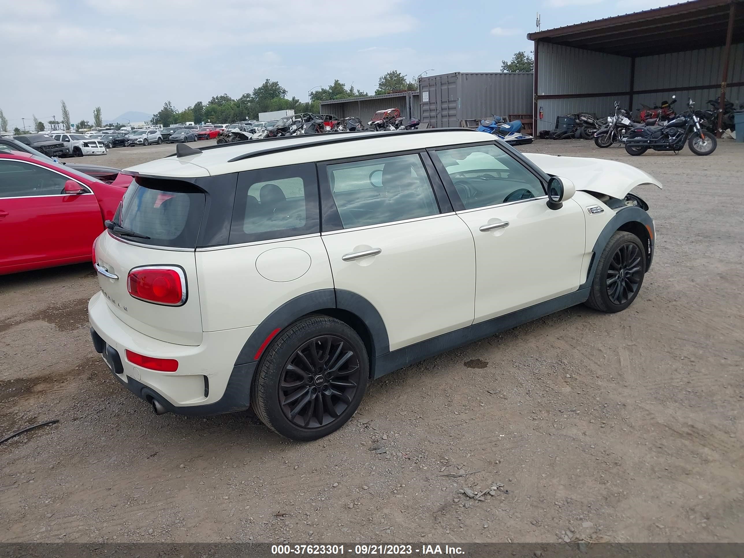 Photo 3 VIN: WMWLU5C52K2G04596 - MINI CLUBMAN 