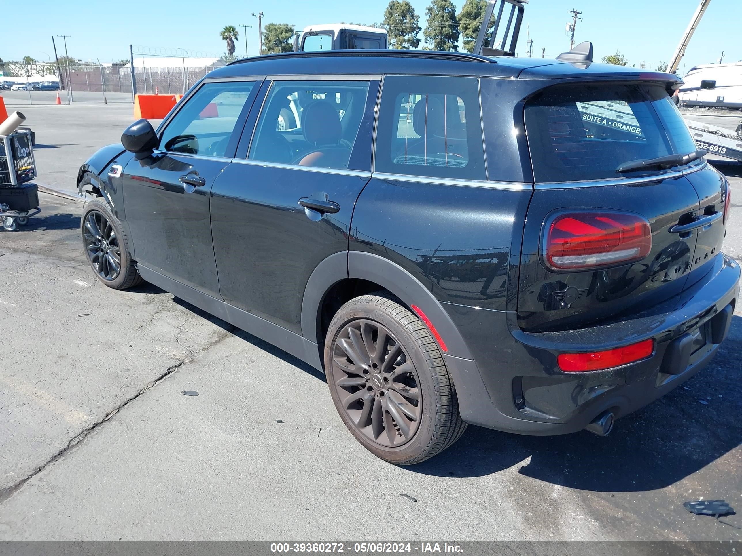 Photo 2 VIN: WMWLV7C04R2U57153 - MINI CLUBMAN 